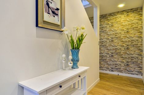 Photo of property in 106 Fairview Avenue, Fairview Heights, Auckland, 0632