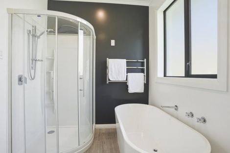 Photo of property in 11 Middleton Road, Kew, Dunedin, 9012