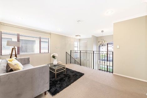 Photo of property in 13 Heidi Crescent, Flat Bush, Auckland, 2016