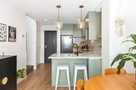 Photo of property in 1 Royal View Road, Te Atatu South, Auckland, 0610