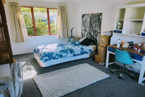 Photo of property in 72 Heathcote Road, Castor Bay, Auckland, 0620