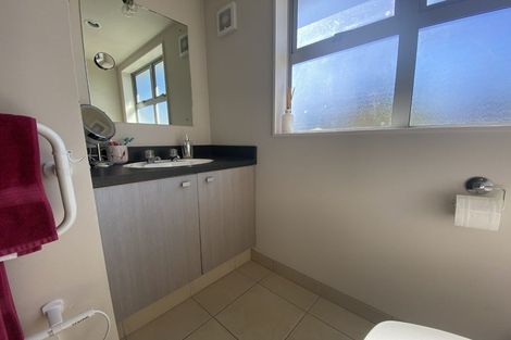 Photo of property in 38b Ruskin Road, Newlands, Wellington, 6037