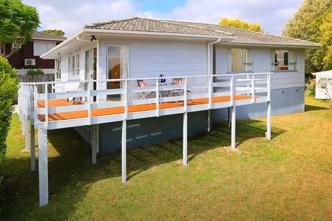 Photo of property in 64 Donovan Avenue, Massey, Auckland, 0614