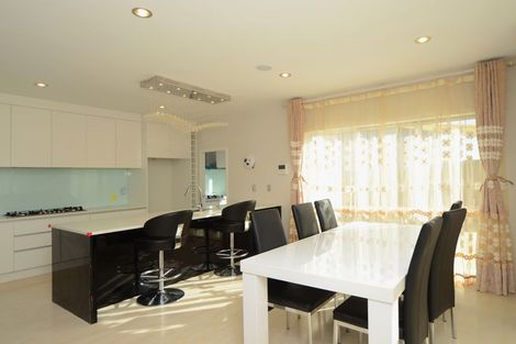 Photo of property in 75 San Valentino Drive, Henderson, Auckland, 0612