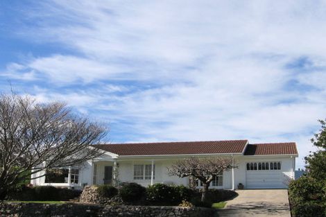 Photo of property in 14 Clivedene Street, Matua, Tauranga, 3110