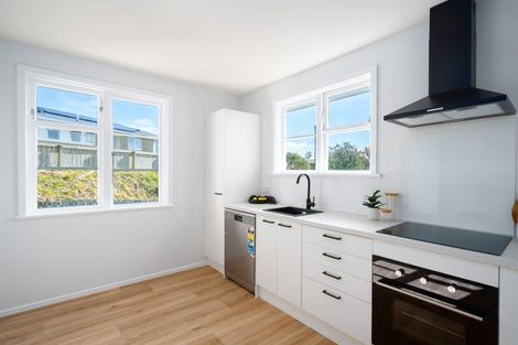 Photo of property in 35 Gloucester Street, Cannons Creek, Porirua, 5024