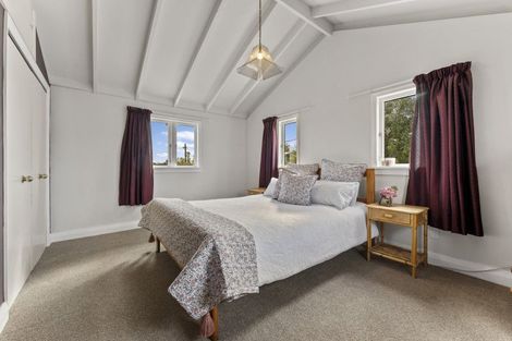 Photo of property in 1 Oriel Place, Levin, 5510