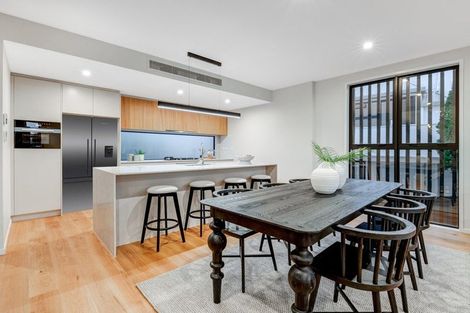 Photo of property in 16b Killarney Street, Takapuna, 0622