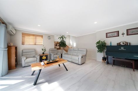 Photo of property in 37a Willerton Avenue, New Lynn, Auckland, 0600