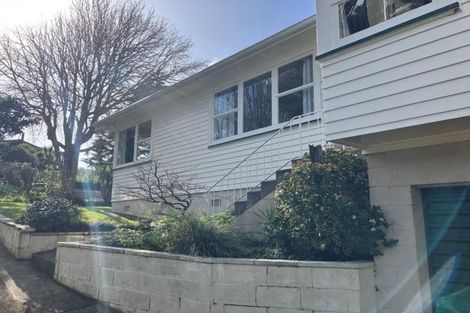 Photo of property in 42 Valley View Road, Glenfield, Auckland, 0629