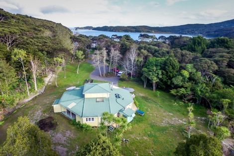 Photo of property in 2 Manawaora Road, Russell, 0272