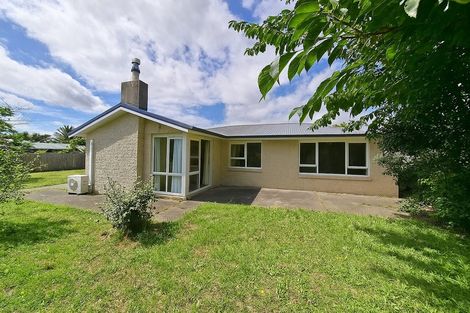 Photo of property in 18 Greenwood Place, Paraparaumu, 5032