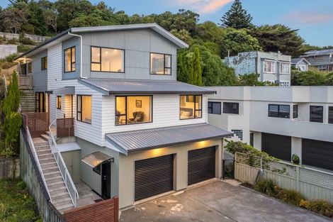 Photo of property in 86 Mana Esplanade, Paremata, Porirua, 5026