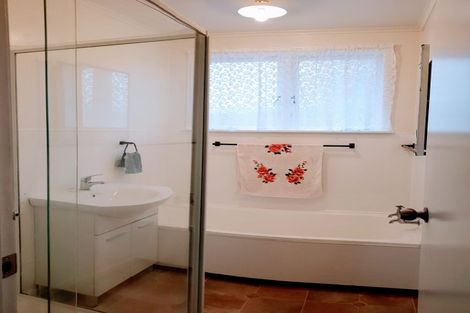 Photo of property in 50 Christmas Road, Manurewa, Auckland, 2102