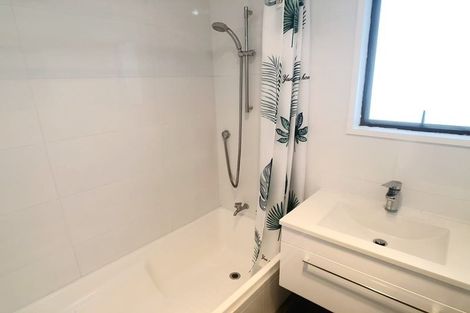 Photo of property in 1/3 Sevilla Place, Unsworth Heights, Auckland, 0632