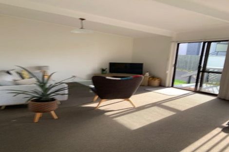 Photo of property in 1/232 Henderson Valley Road, Henderson, Auckland, 0612