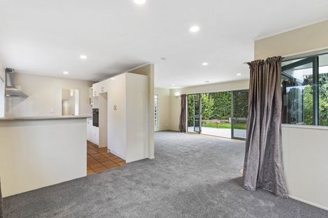 Photo of property in 1 Halldene Terrace, Red Beach, 0932