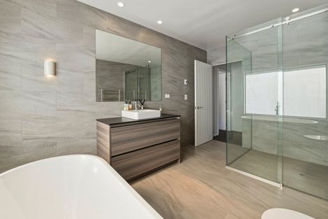 Photo of property in 122 Hitiri Road, Kinloch, Taupo, 3377