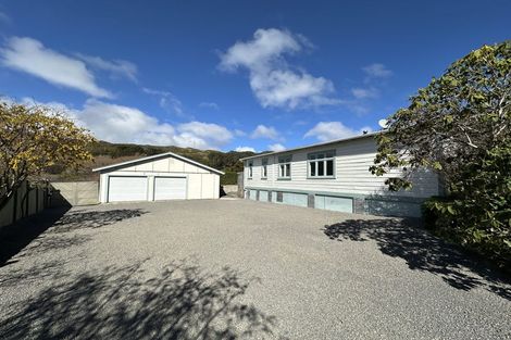 Photo of property in 394 Makara Road, Makara, Karori, 6972