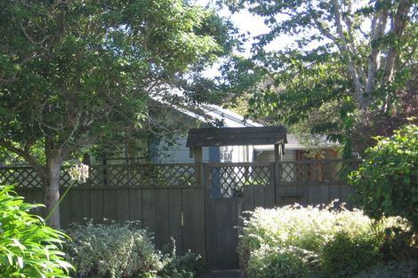 Photo of property in 10 Norfolk Street, Northland, Wellington, 6012