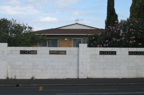 Photo of property in 1/3224 Great North Road, New Lynn, Auckland, 0600