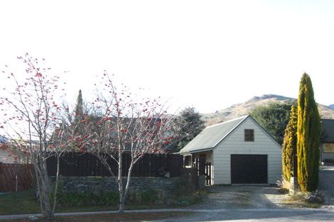 Photo of property in 4 Kelvin Place, Kelvin Heights, Queenstown, 9300