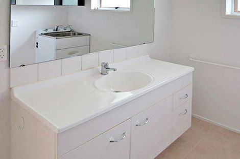 Photo of property in 2/12 Lydia Avenue, Northcote, Auckland, 0627