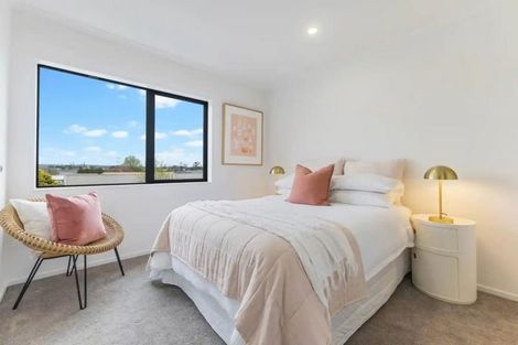 Photo of property in 559c Great South Road, Rosehill, Papakura, 2113