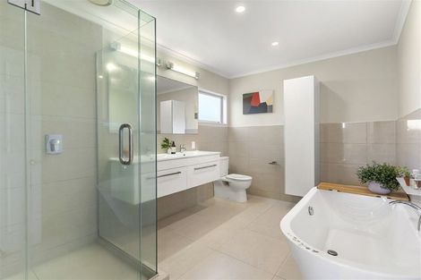 Photo of property in 3 Rosella Place, Murrays Bay, Auckland, 0630