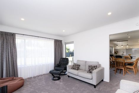 Photo of property in 12 Montague Grove, Stratford, 4332