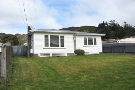 Photo of property in 4 Hinau Grove, Wainuiomata, Lower Hutt, 5014