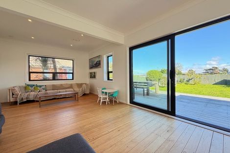 Photo of property in 25 Pirie Crescent, Moera, Lower Hutt, 5010
