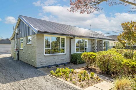 Photo of property in 215 Avonhead Road, Avonhead, Christchurch, 8042