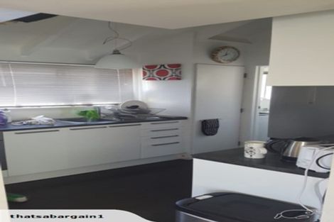 Photo of property in 18/125u Queens Drive, Lyall Bay, Wellington, 6022