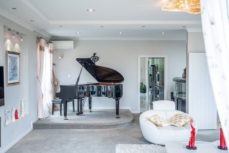 Photo of property in 7 Kinmont Rise, East Tamaki Heights, Auckland, 2016