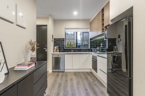 Photo of property in 21a Lumbarda Drive, Kumeu, 0810