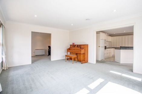 Photo of property in 143 Grahams Road, Burnside, Christchurch, 8053