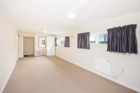 Photo of property in 21 Ilford Place, Awapuni, Palmerston North, 4412