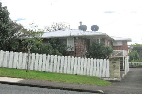 Photo of property in 2 Helena Street, Massey, Auckland, 0614