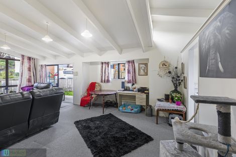 Photo of property in 5 Frosses Place, Massey, Auckland, 0614