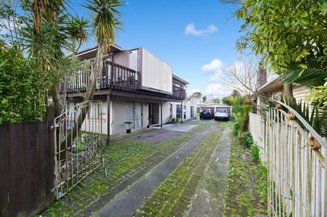 Photo of property in 4 Roberts Road, Te Atatu South, Auckland, 0610