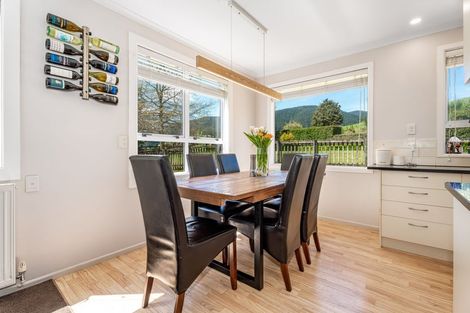 Photo of property in 52 Katherine Mansfield Drive, Whitemans Valley, Upper Hutt, 5371