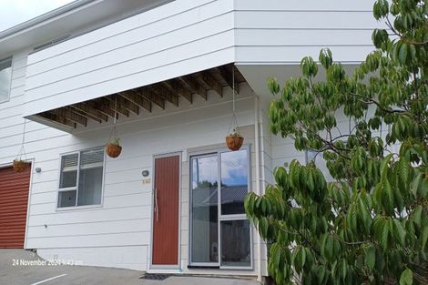 Photo of property in 662 Beach Road, Browns Bay, Auckland, 0630