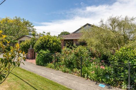Photo of property in 2b Terminus Street, Silverstream, Upper Hutt, 5019
