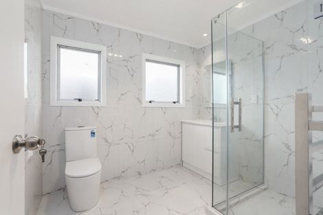 Photo of property in 2/152 Rathgar Road, Henderson, Auckland, 0610