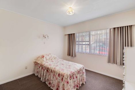 Photo of property in 4212a/2 Great North Road, Glendene, Auckland, 0602