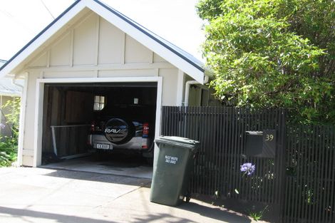 Photo of property in 39 Central Terrace, Kelburn, Wellington, 6012
