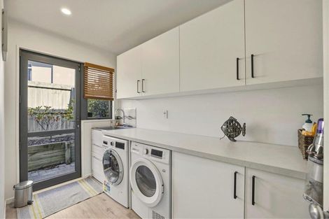 Photo of property in 31 Highcrest Heights, Westmorland, Christchurch, 8025