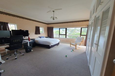 Photo of property in 28 Bassett Road, Johnsonville, Wellington, 6037