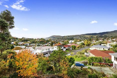 Photo of property in 7 Saint Hildas Glade, Tawa, Wellington, 5028